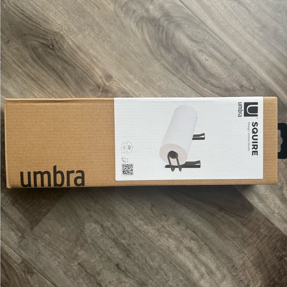 Umbra Under the Cabinet Black Paper Towel Holder